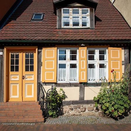 Historisches Fischerhaeuschen Ribnitz-Damgarten Exterior photo