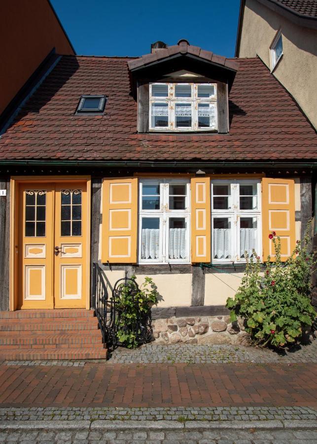 Historisches Fischerhaeuschen Ribnitz-Damgarten Exterior photo